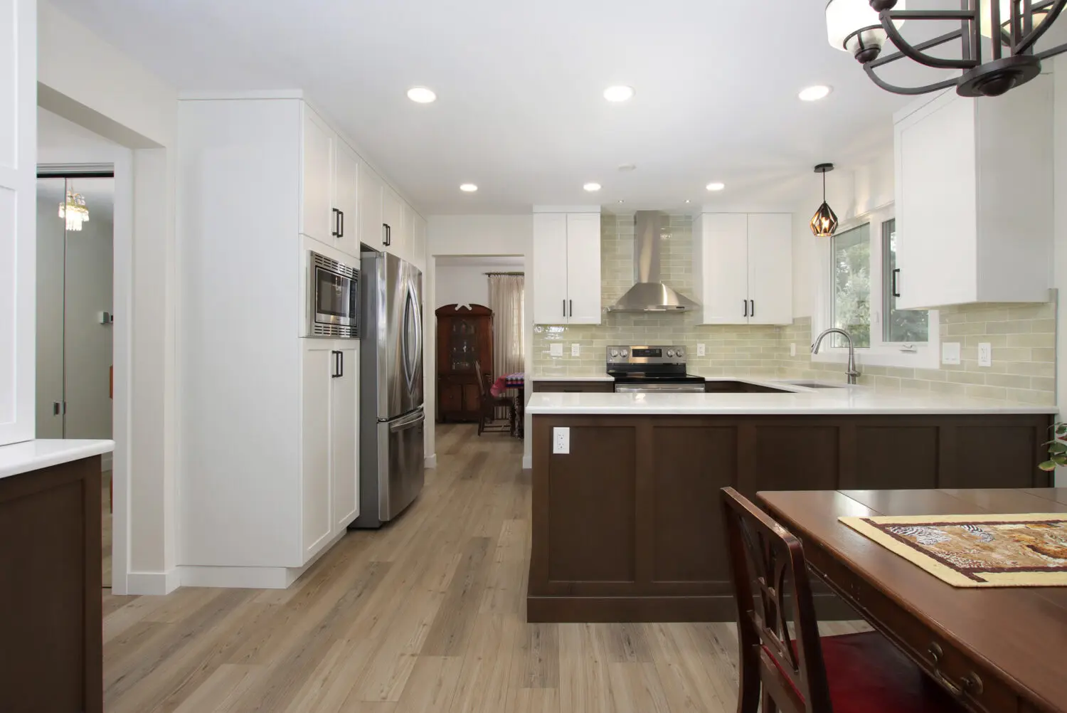 1120823b Ave 11