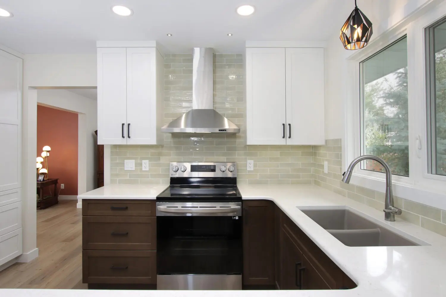 1120823b Ave 14
