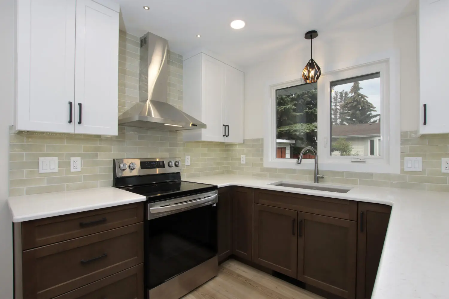 1120823b Ave 3