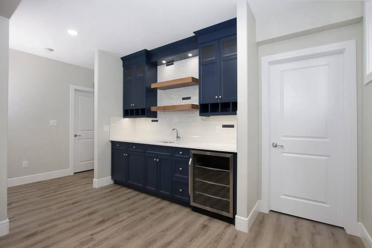 Comfort in Hollick Kenyon 16
