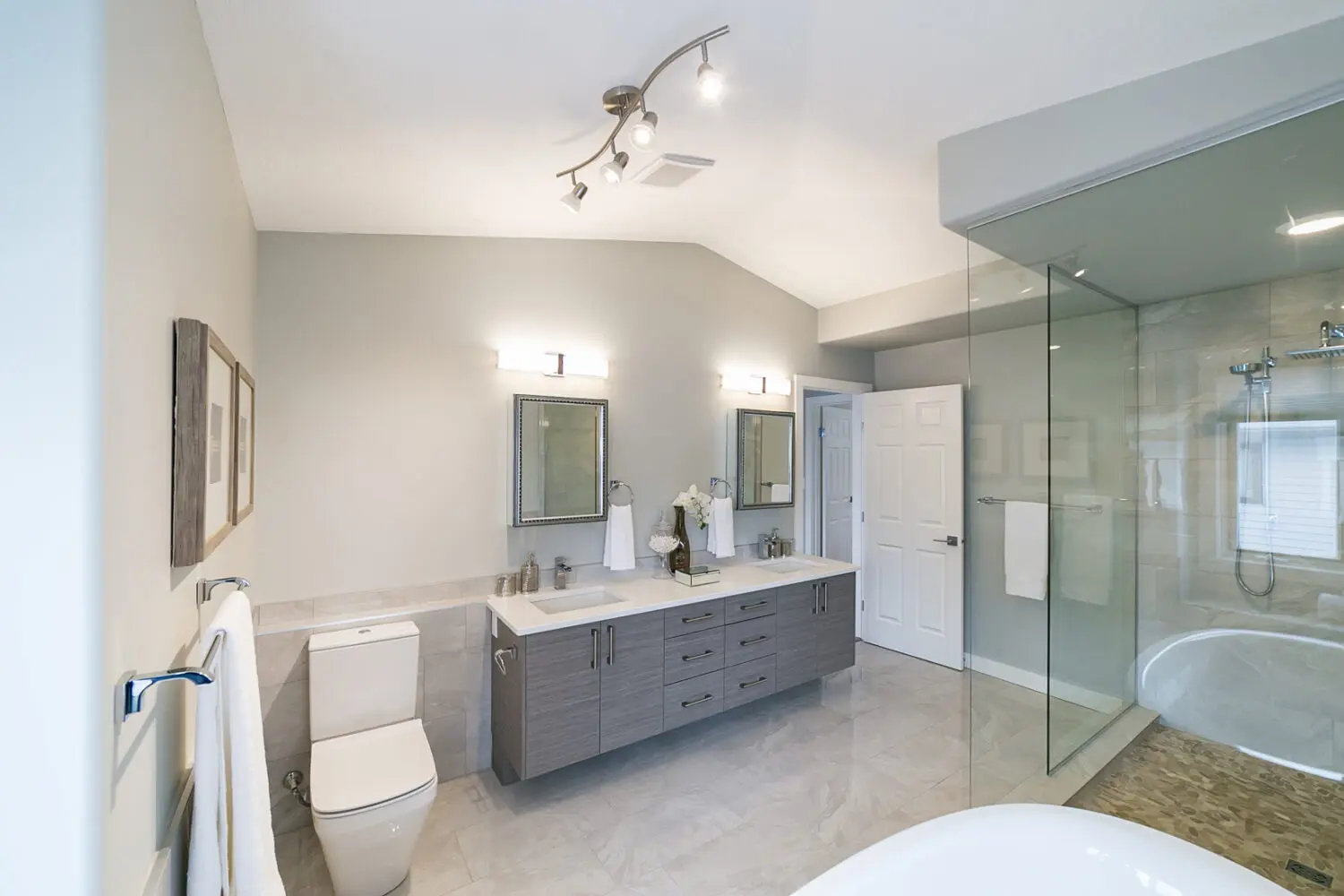 Luxury Master Bath in Henderson Estates 14